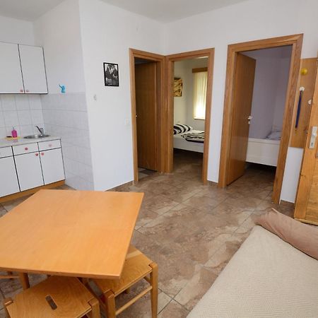 Hrusta Apartment Malinska Bagian luar foto